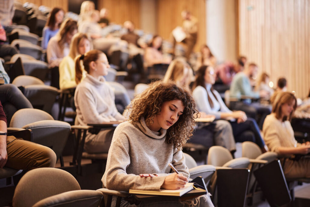 taking notes during lecture